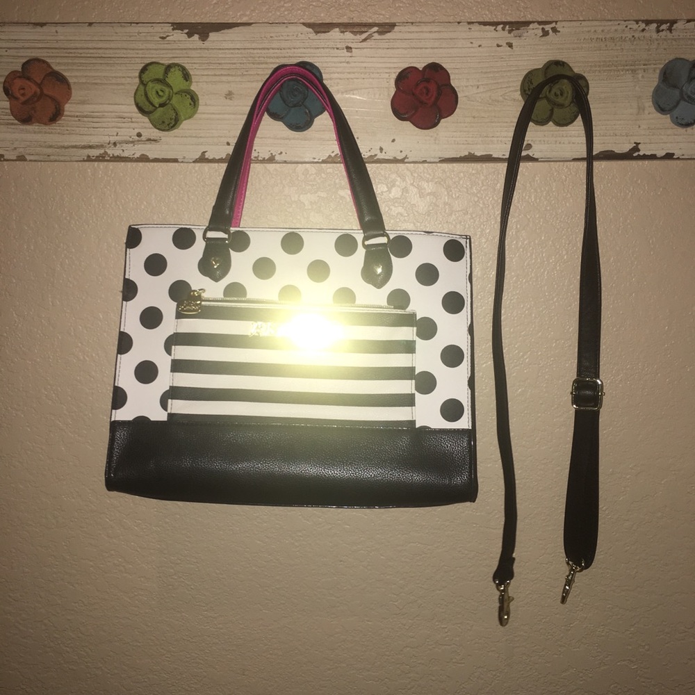 Betsey Johnson 👜